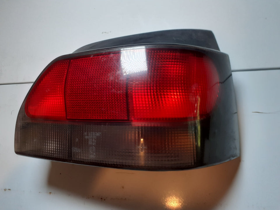 Renault Clio 1 phase 2 feu arrière droit