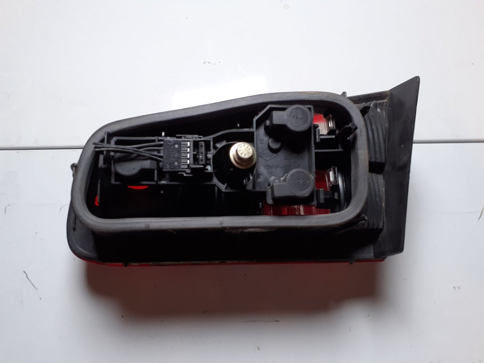 Renault Laguna 2 feu arrière gauche