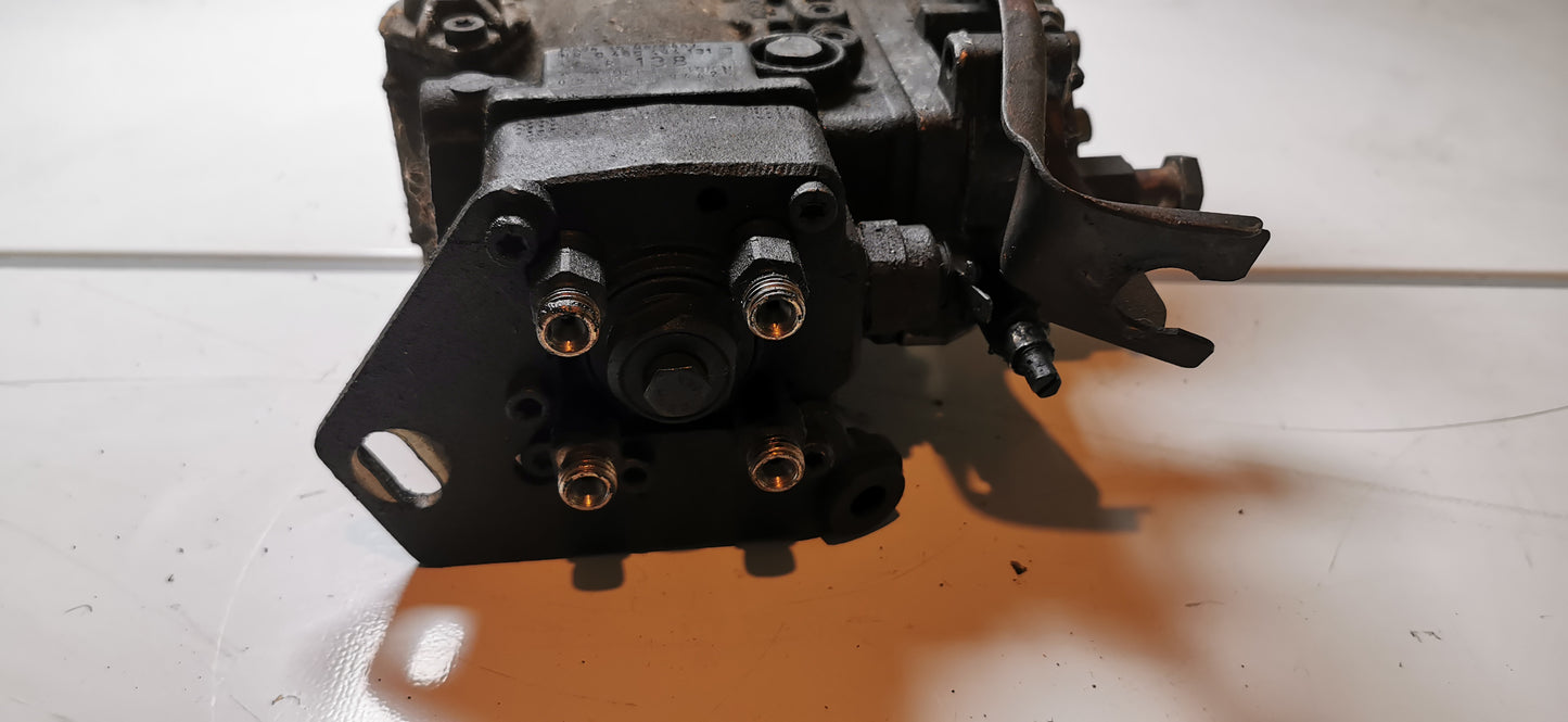 Pompe d'injection 068130108N