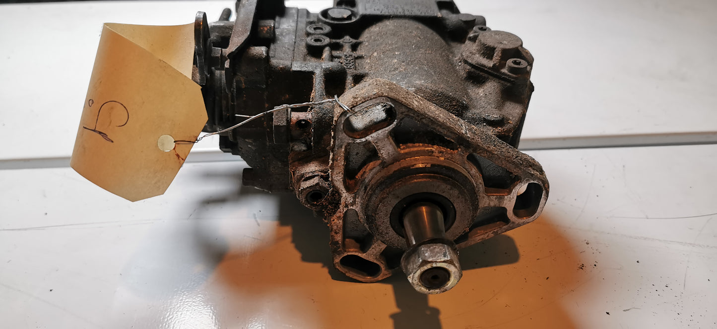 Pompe d'injection 068130108N