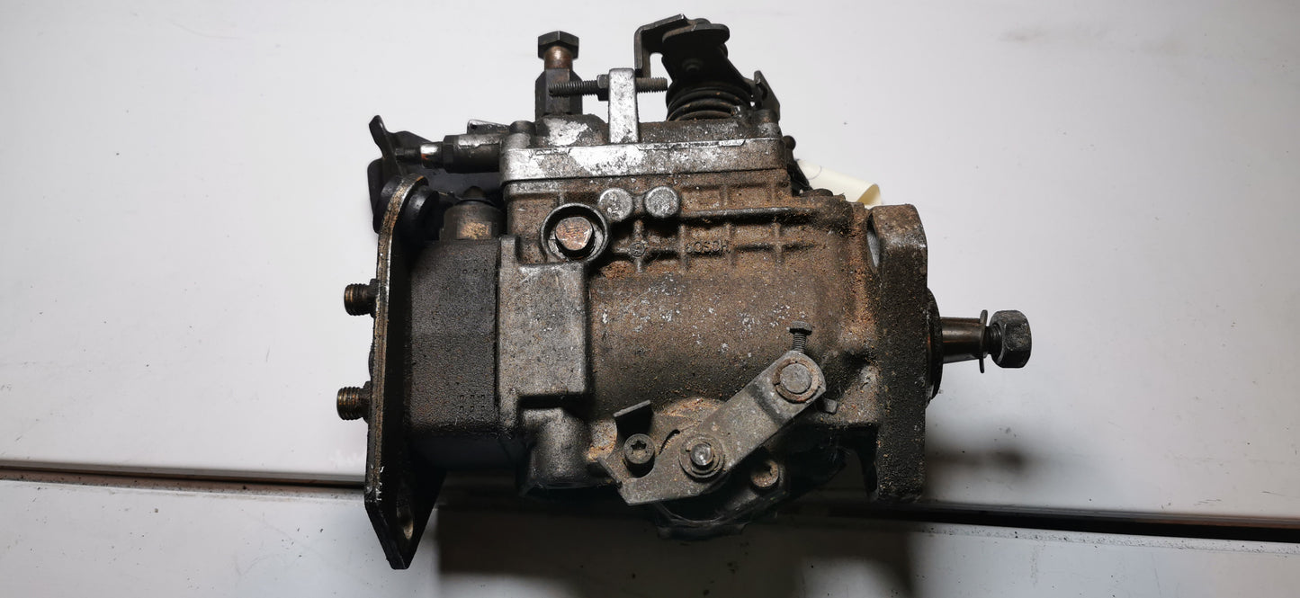 Pompe d'injection 068130108N
