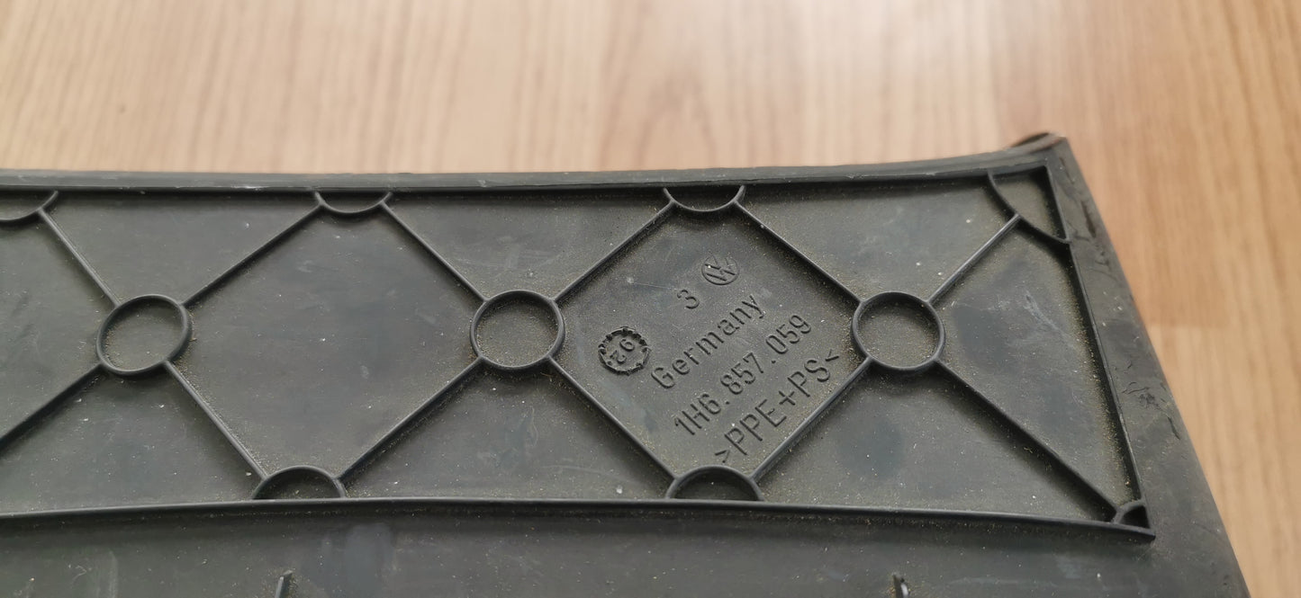 Golf 3 garniture tableau de bord 1h6857059