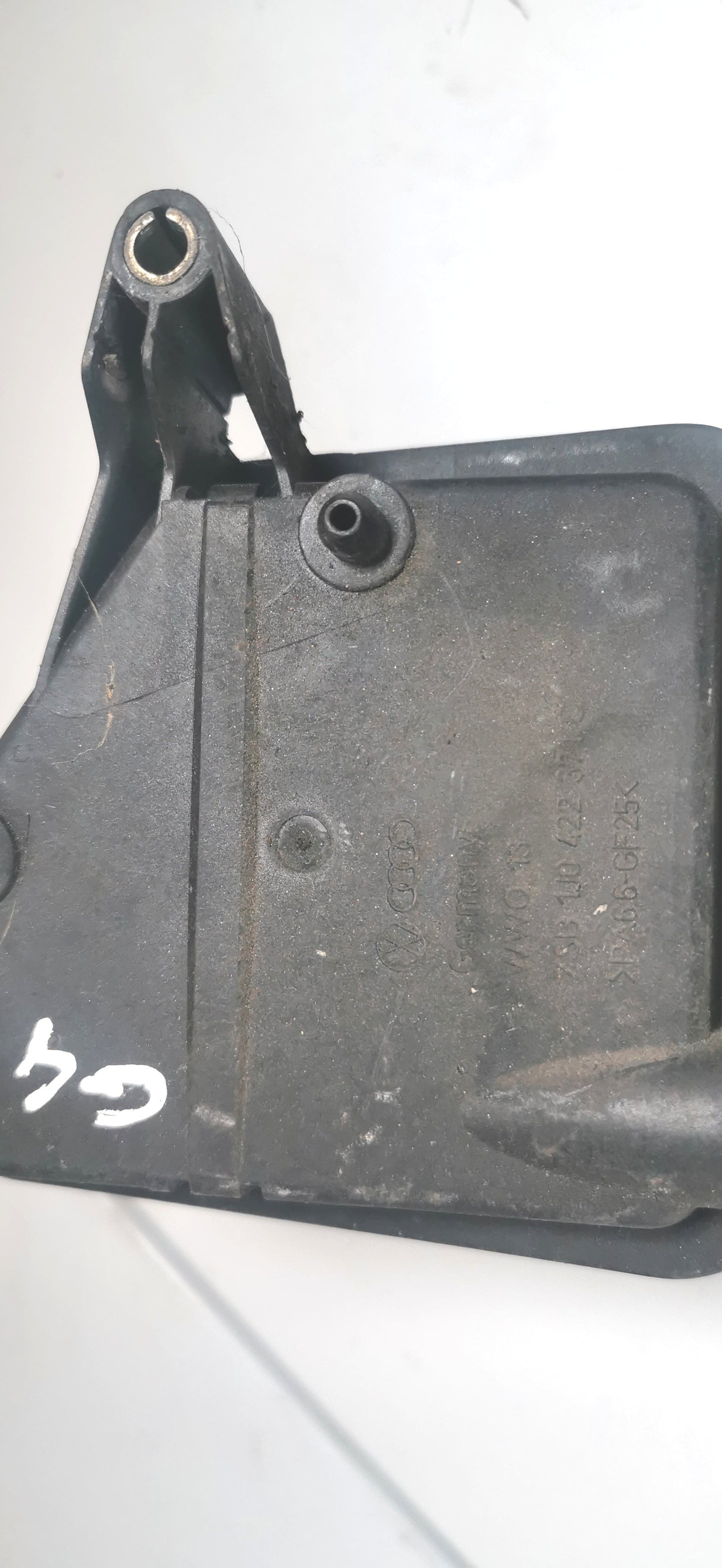 Réservoir liquide de direction assistée