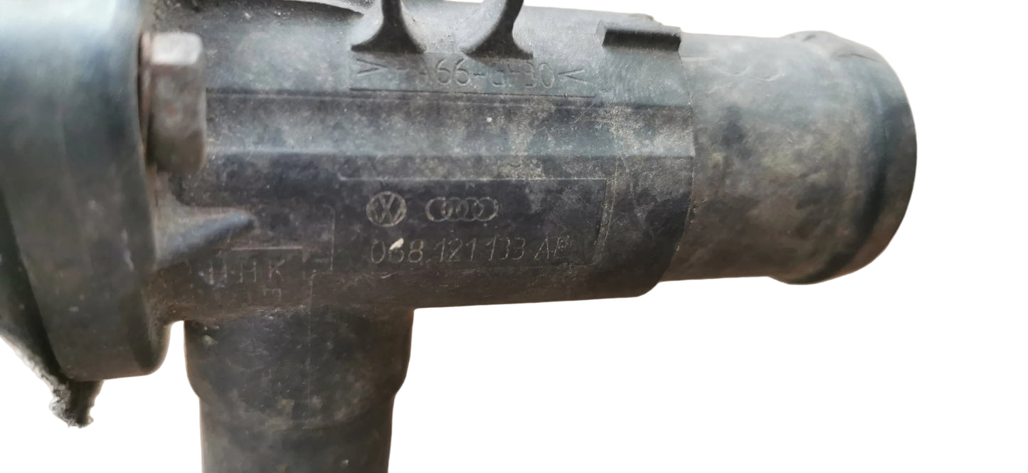 Bride tuyau liquide de refroidissement 06812113A