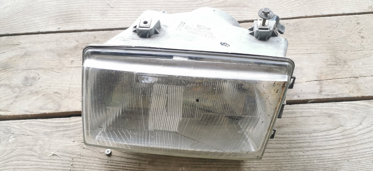 Renault 21 phare avant gauche