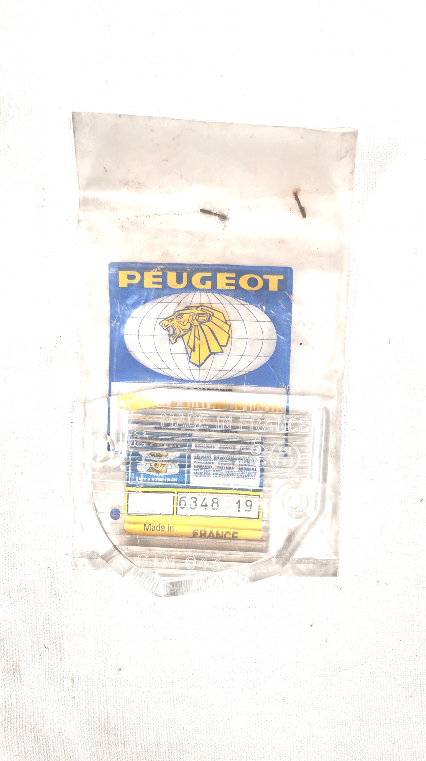 Peugeot 204 berline ,cabriolet et 304 break Vitre éclairage plaque