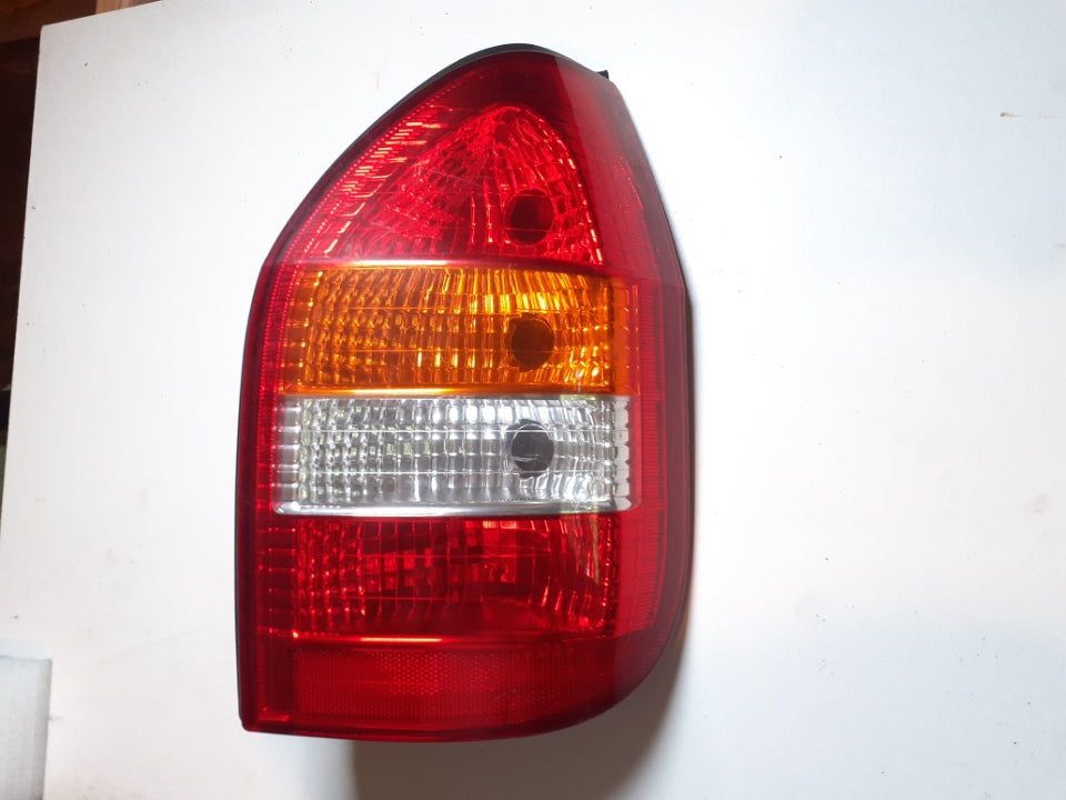 Opel Zafira feu arrière droit