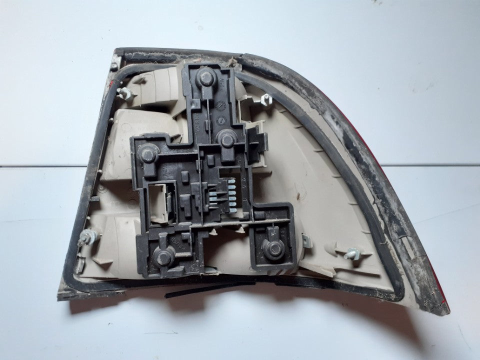 Opel vectra B feu arrière gauche