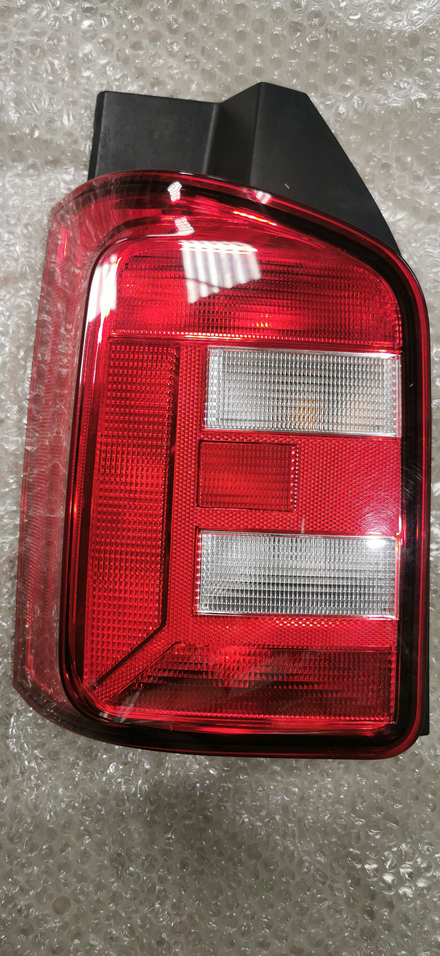 Feu arrière droit VOLKSWAGEN TRANSPORTER T6