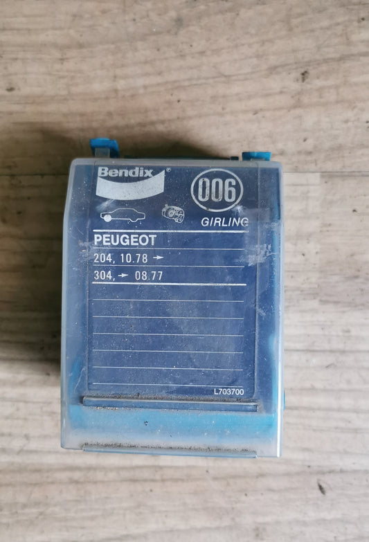 Peugeot 204, 304 plaquette de frein avant