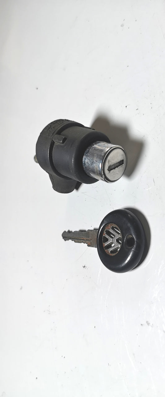 Golf 1 serrure coffre