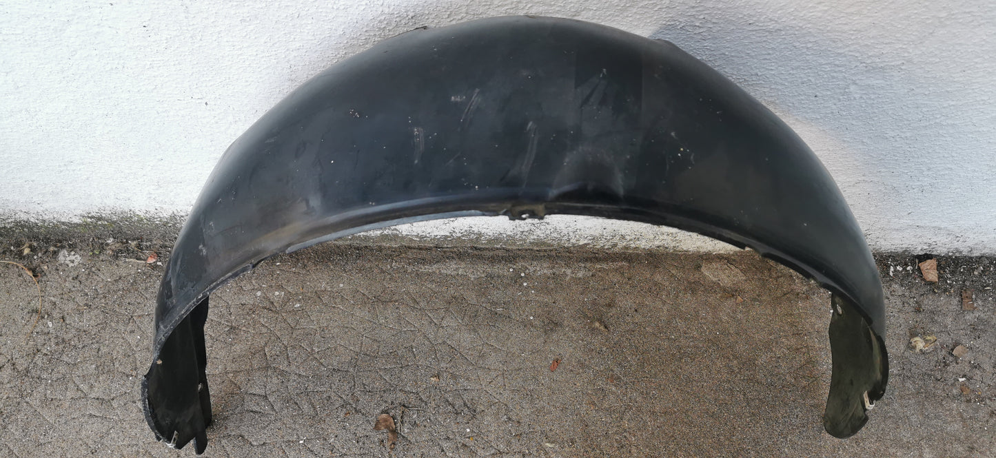 Golf 1 pare boue avant gauche