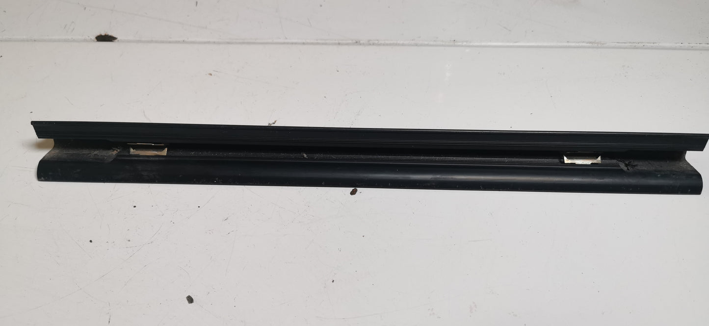 Golf 1 seuil de porte