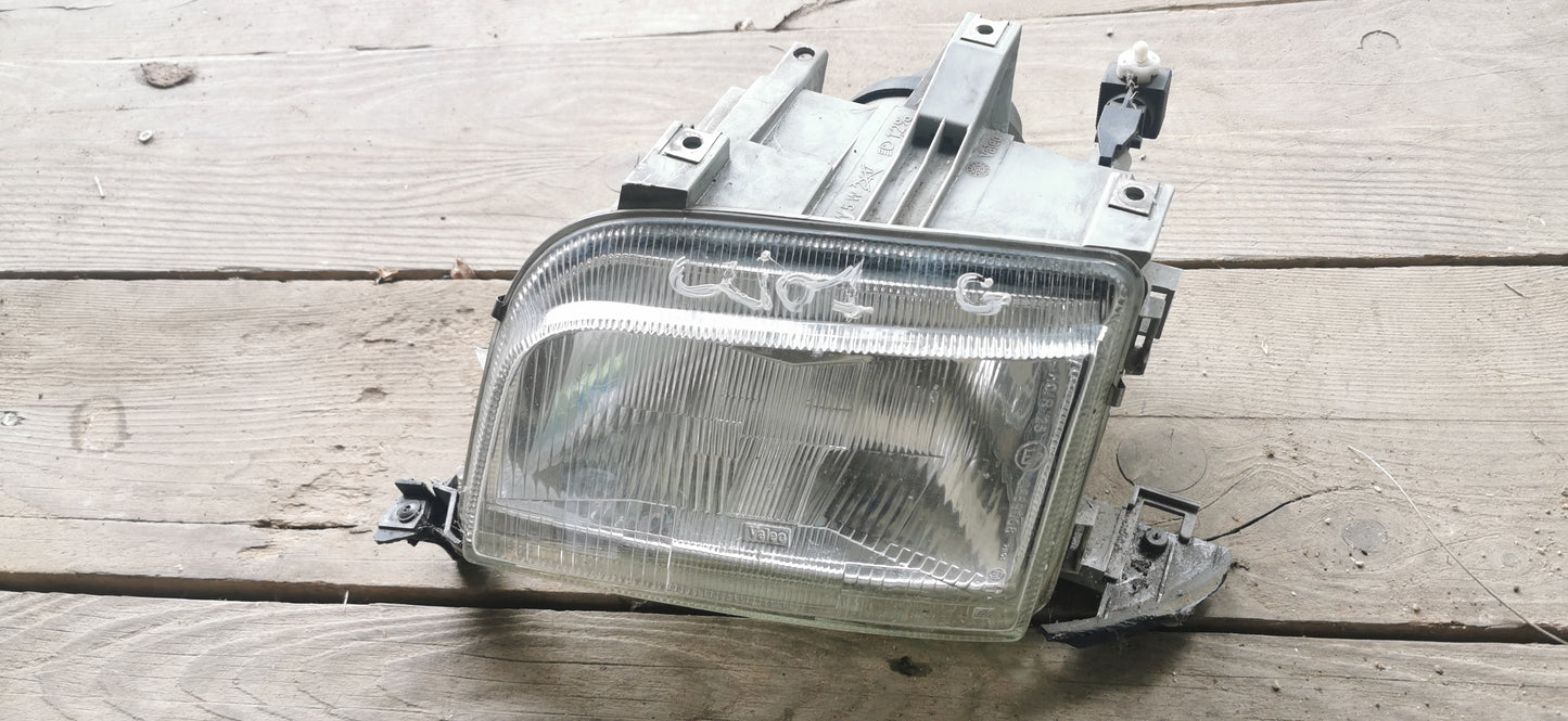Renault clio 1 phare avant gauche
