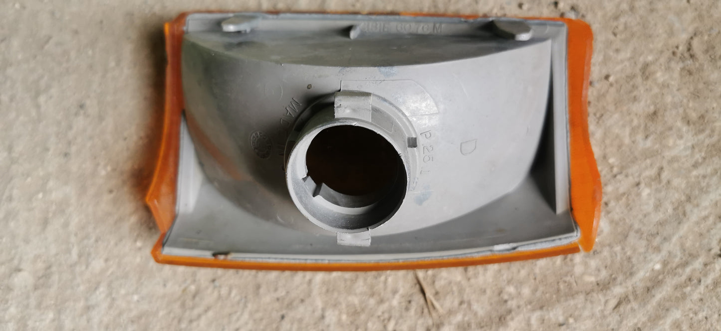 Renault 9 clignotant avant gauche CIBIE 6076 M