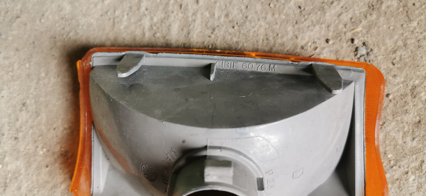 Renault 9 clignotant avant gauche CIBIE 6076 M