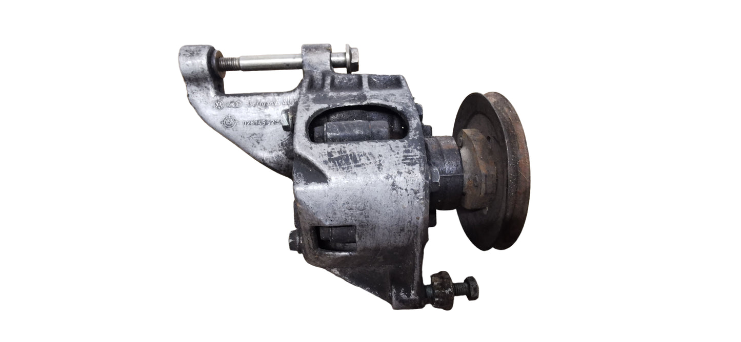 Support pompe Direction assistée Golf 3 Vento Caddy 2 028145523E